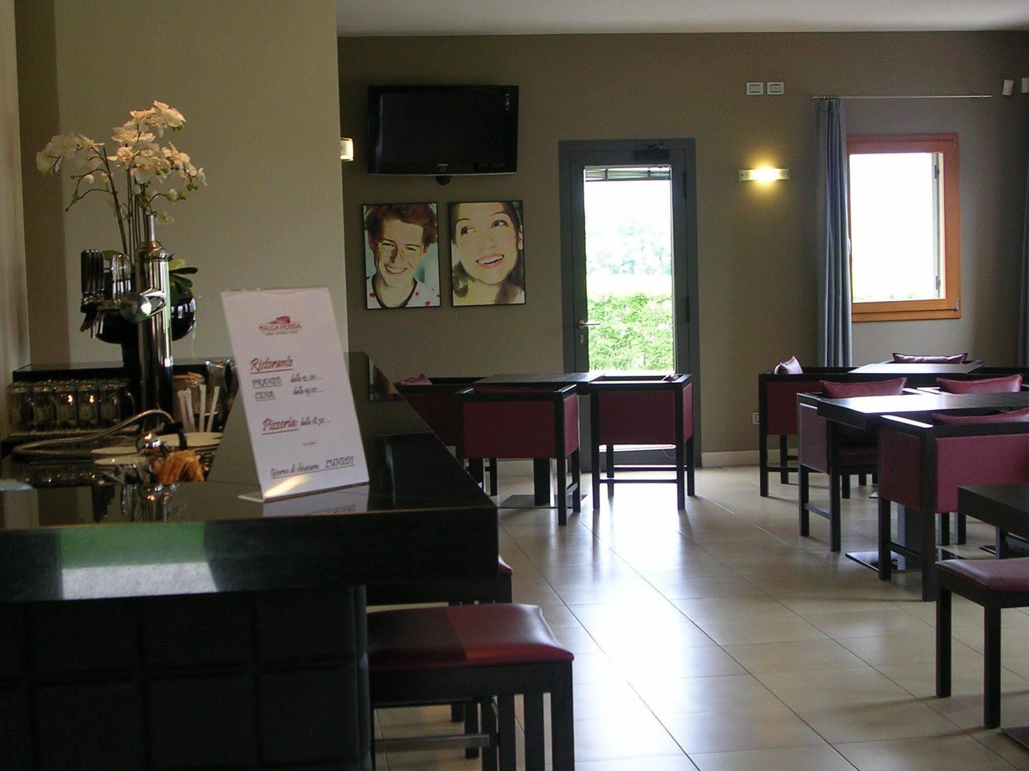 Malga Rossa Hotel Mussolente Bagian luar foto